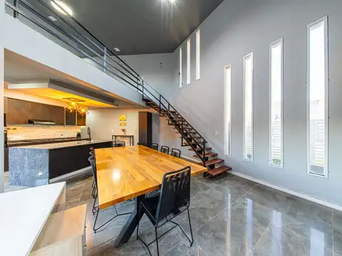 Casa 5 ambientes con 3 baños
