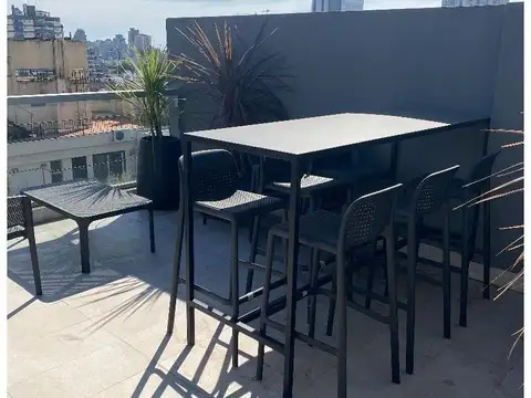 Exc y amplio amb en edificio con SUM y terraza c/parrilla