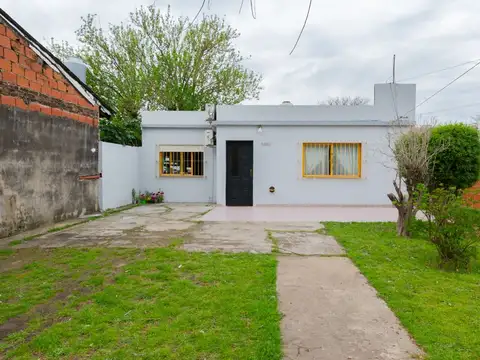 VENTA CASA 3 AMBIENTES, CASTELAR SUR
