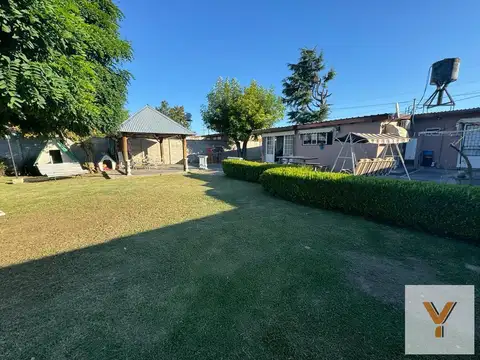 Casa en venta - 3 Dormitorios 1 Baño - Cochera - 1.000mts2 - San Carlos, La Plata