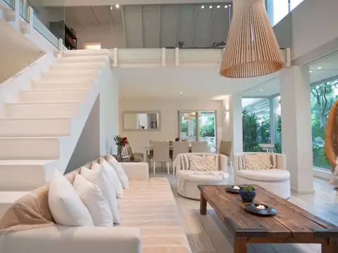 MAYLING PILAR CASA CON PILETA 4 DORMIT EN VENTA