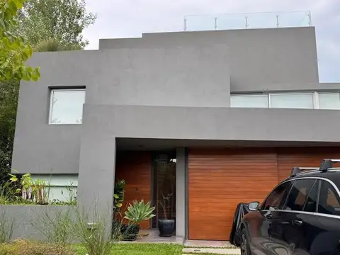 Casa 4 ambientes con 4 baños