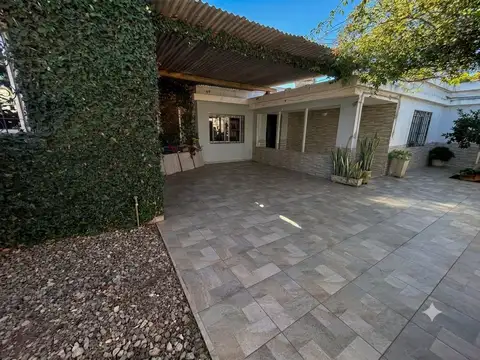 VENTA CASA 4 DORMITORIOS JOSE IGNACIO DIAZ 1RA SEC