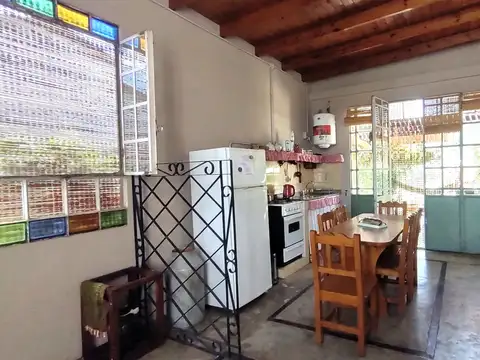 Casa 3 ambientes con 1 baño