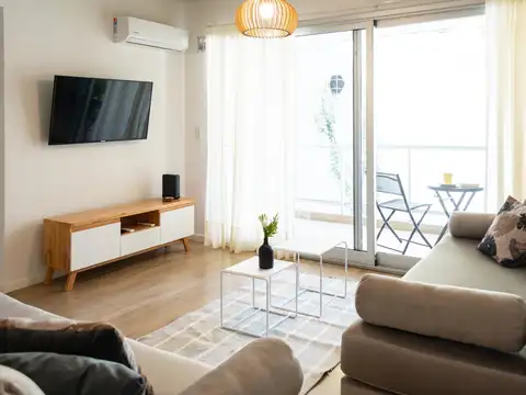 Semipiso 2 amb. c/balcón terraza casi a estrenar