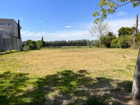 MMC. Increible lote a laguna en Santa Catalina, Villanueva