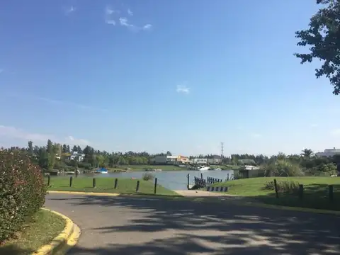 Increible Lote A Laguna En Santa Catalina, Villanu