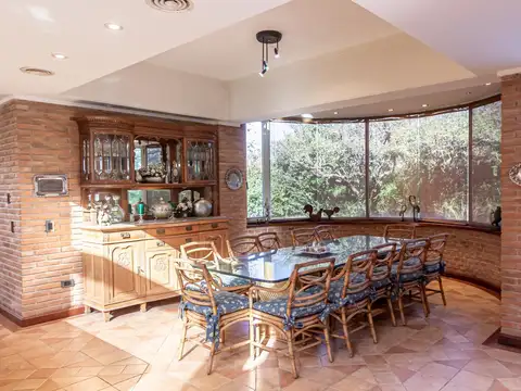 Country Carlos Pellegrini, Alvarez Condarco 3300