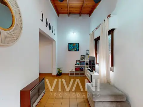 Casa en Venta con 2 cocheras