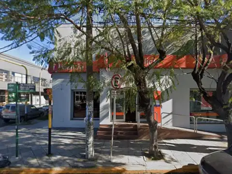 Local en Venta en Luis Guillon, USD 740.000
