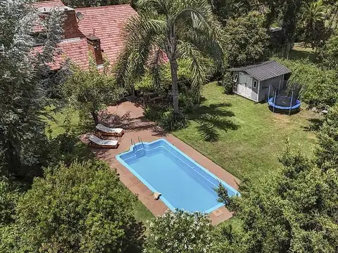 Casa en Venta con 2 cocheras