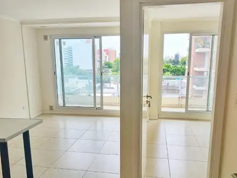 San Juan 3400, Piso 9