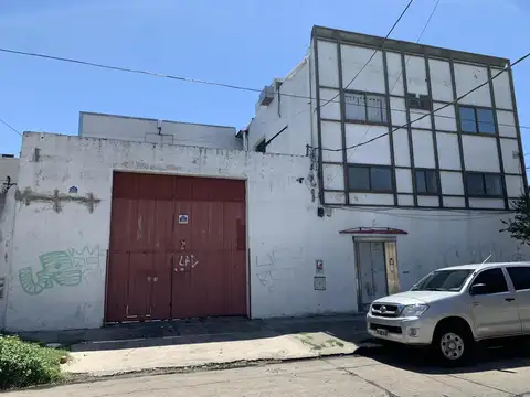 Galpon en Alquiler 17  mts Frente