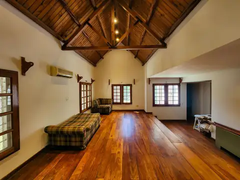 Casa en Alquiler de 4 dormitorios