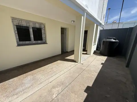 Casa en Alquiler con 1 cochera