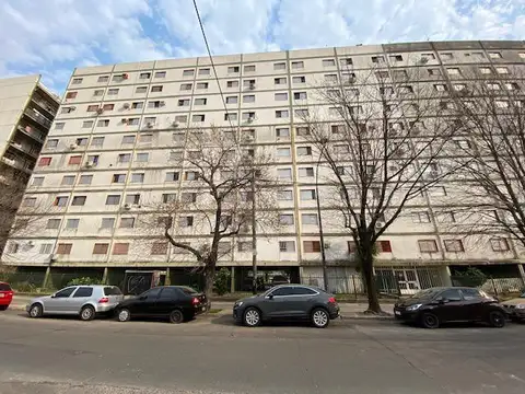 ESPAÑA 2940 - 5 Piso