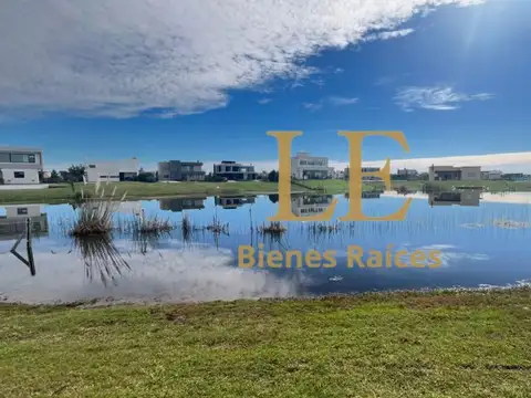 VENTA LOTE EN NAUDIR