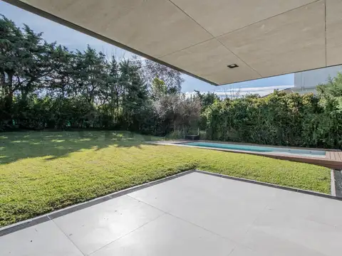 Casa 4 ambientes con 4 baños