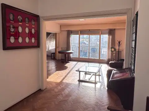 Venta Apartamento 3 Dormitorios sobre 18 de Julio