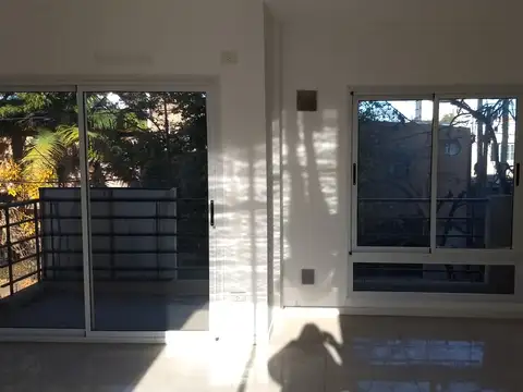 Departamento en Alquiler en Martín Coronado, $ 650.000