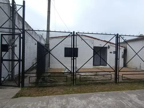 CASA 1 dorm con ENTRADA DE AUTO