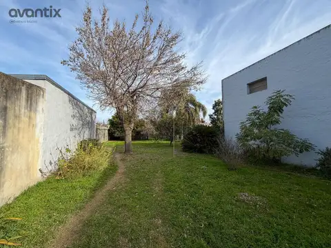 Casa de 2 dormitorios con amplio patio en barrio Belgrano