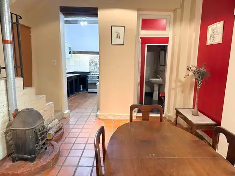 Casa 4 ambientes con 2 baños