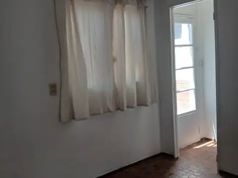 Depto Tipo Casa 2 ambientes con 1 baño