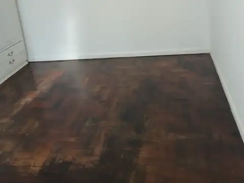 ALQUILER P.H. 2 AMBIENTES CON PATIO  Y TERRAZA, RECIÉN PINTADO, SIN EXPENSAS, CHACARITA.