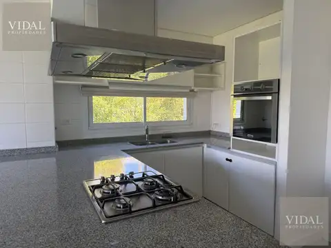 Casa en Venta al Este