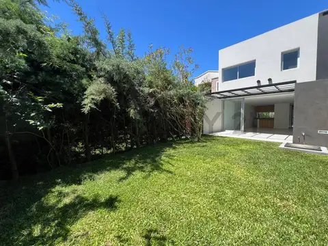 462 entre 26 & 27 3100, Piso 0