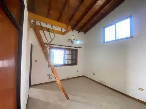 Casa en Venta con 4 cocheras