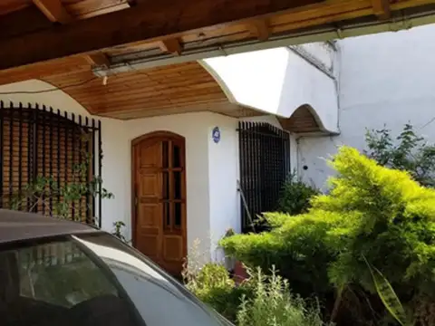 Casa De 4 Amb Con Fondo Libre