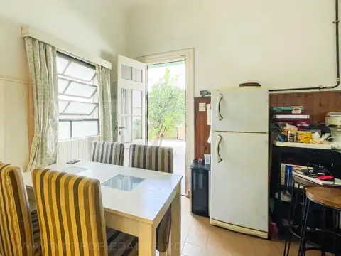 Casa 4 ambientes con 2 baños