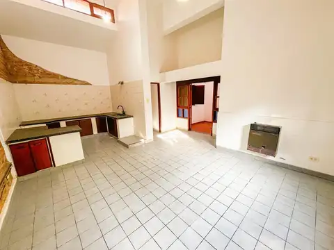 Casa en Alquiler con 1 cochera