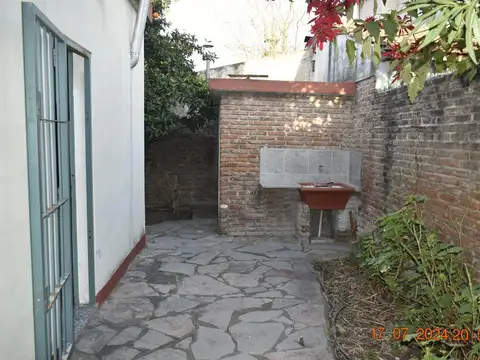 OPORTUNIDAD  PH de 3 ambientes al fondo en Morón.