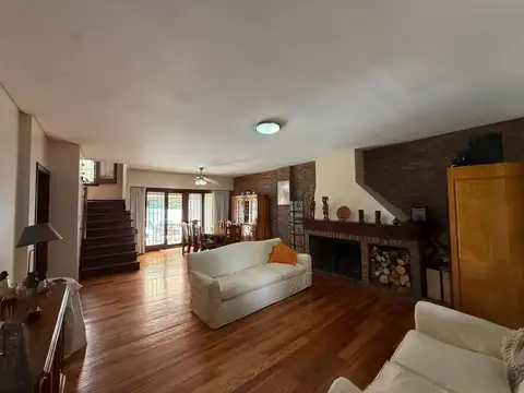 Casa 4 ambientes con 3 baños