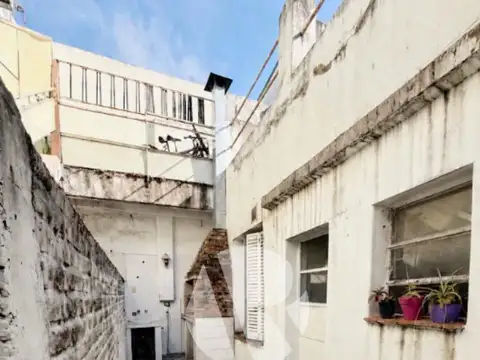 Depto Tipo Casa en Venta 40 años