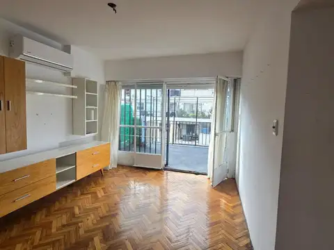 Venta semipiso 3amb.escritorio,terraza  RECOLETA