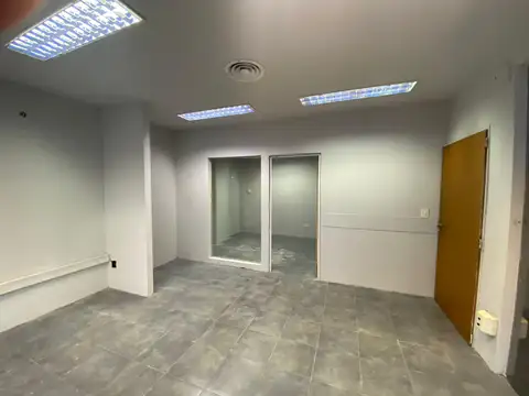 Local en Venta en Olivos, USD 450.000