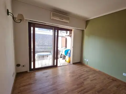 EXCELENTE SEMIPISO 4 AMB CON COCHERA Y BAULERA!