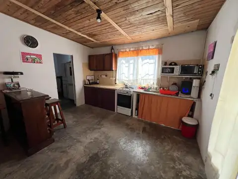 Casa 3 ambientes con 2 baños