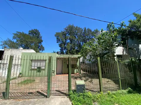 Casa en Venta en City Bell [Cod: 1-13639017083966]