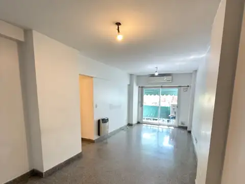 Av Jujuy 900, Piso 1