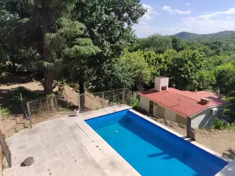 Casa dos dorm a orillas del río Anisacate - Villa Los Aomos