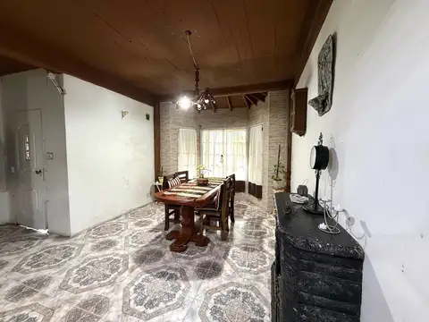 Casa 5 ambientes con 1 baño