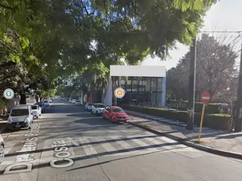 Luis Podestá Costa 3200
