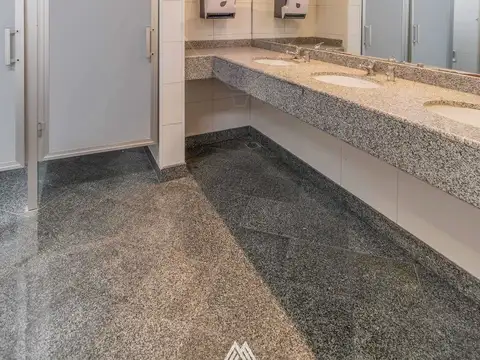 ALQUILER OFICINA SEMIEQUIPADA EN CENTRO