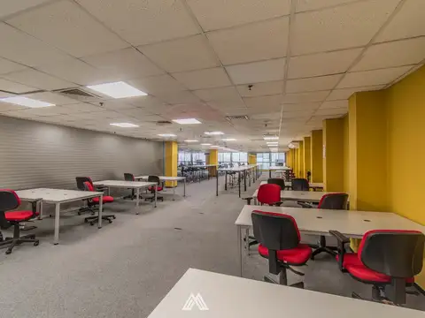 Oficina Monoambiente con 8 baños