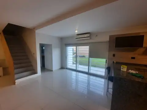 CASAS - CASA - FRANCISCA SASVATA PUIGBO, PRESIDENTE ROQUE SÁENZ PEÑA